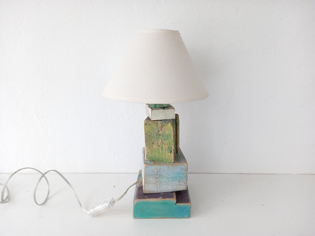 Table lamp